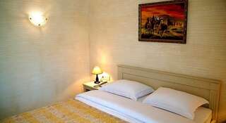 Гостиница Гомер Балаклава Стандартный двухместный номер с 1 кроватью или 2 отдельными кроватями и видом на город-10